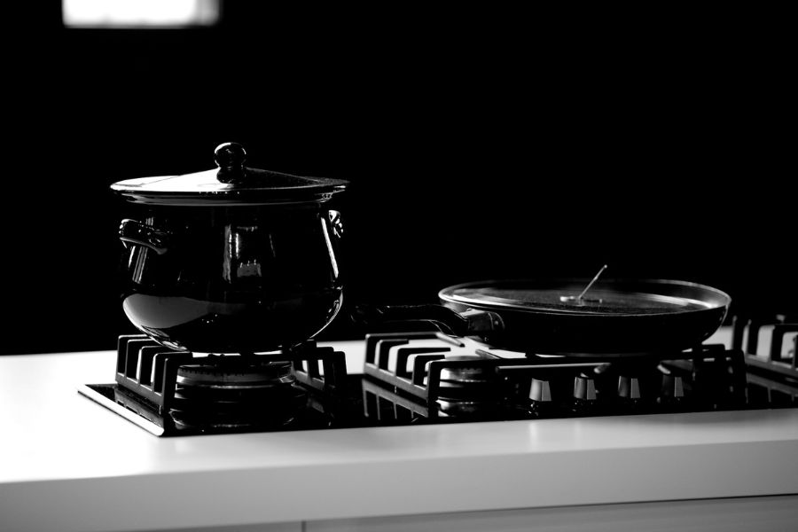 Gas stove with cookware