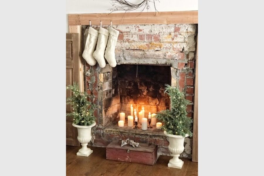 Decorating an Unused Fireplace for Christmas