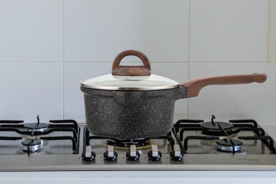 How safe is Granite cookware?(Marketing Vs Reality) - Safe ToUseIt