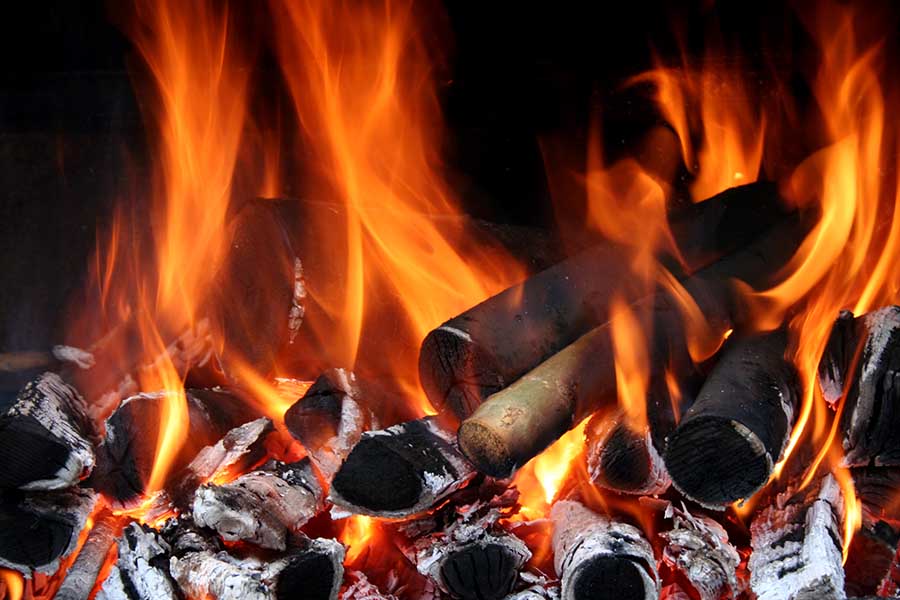 Comparing Coal and Charcoal as Fireplace Fuels