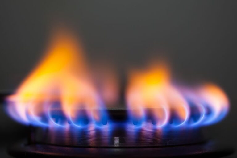 How To Fix A Yellow Flame On A Gas Stove? MyFire.Place